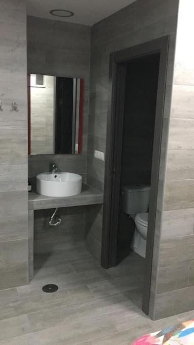 Apartamento A, A 3 Minutos De La Estacion Central De Bus Y Tren Malaga Exterior photo